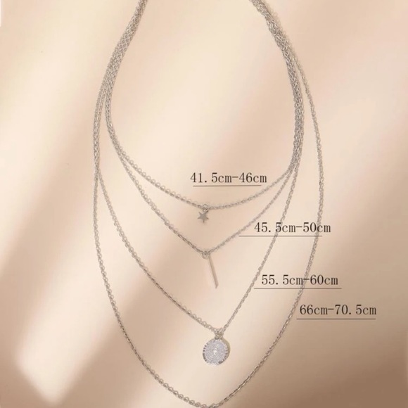 Sale! Minimalistic Silver Tone Layered Star & Bar Necklace - Picture 4 of 5